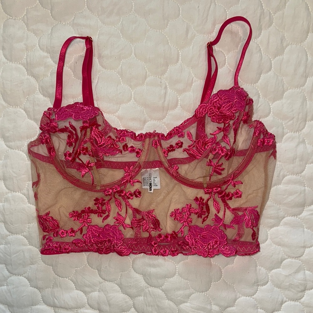 Elegant Pink Lace Bralette